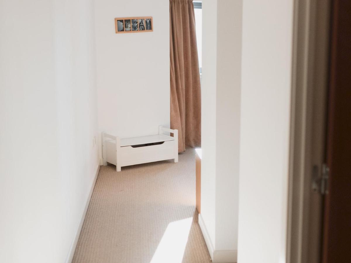 Pass The Keys Lovely 2-Bed Flat Glasgow Harbour Free Parking Exterior photo